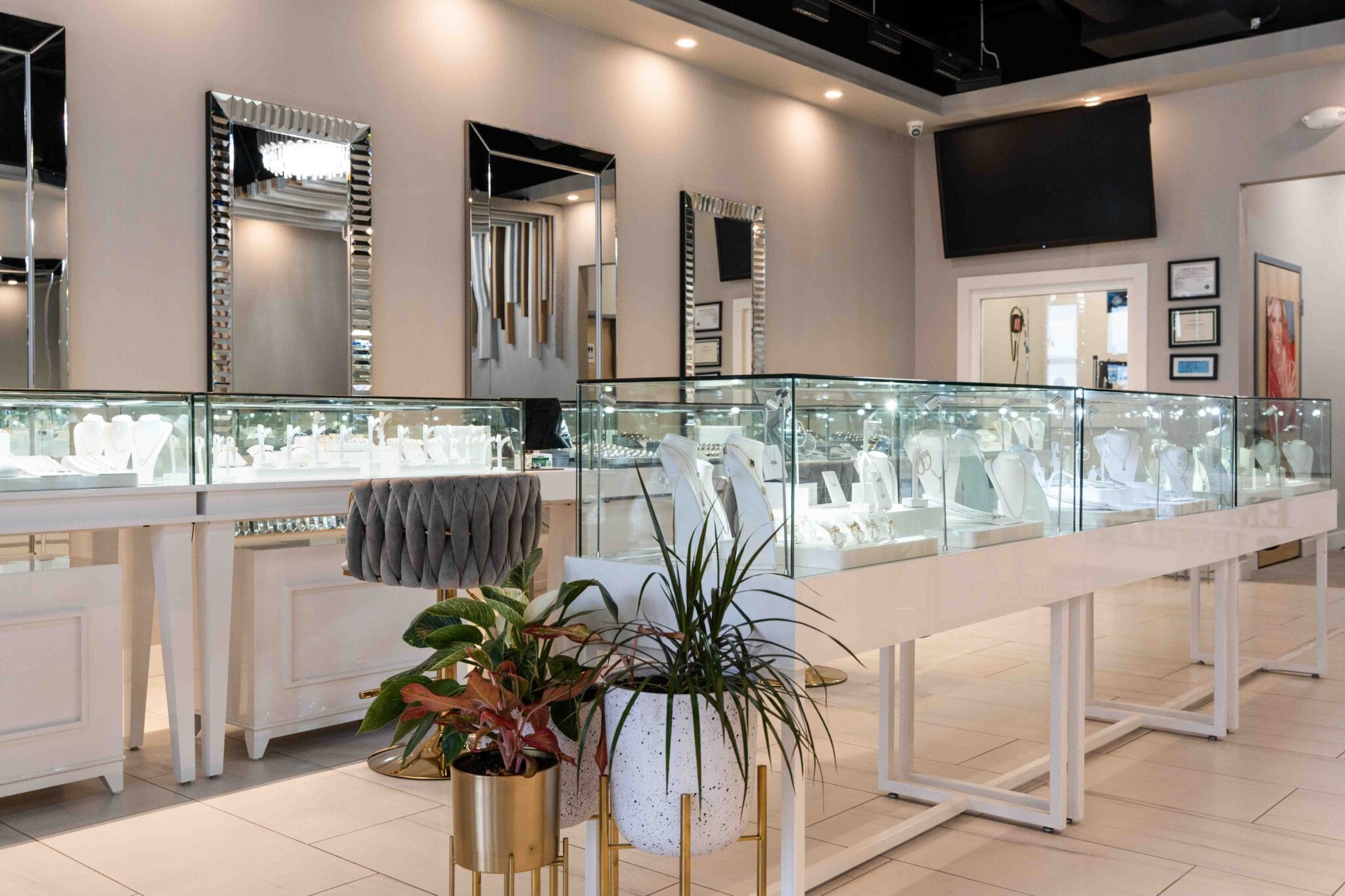 Salem NH's Top Rated Jewelry Store Near You | Emerald Jewelers